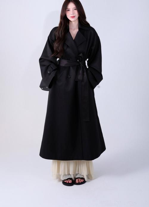 女式黑色超长款风衣怎么搭配