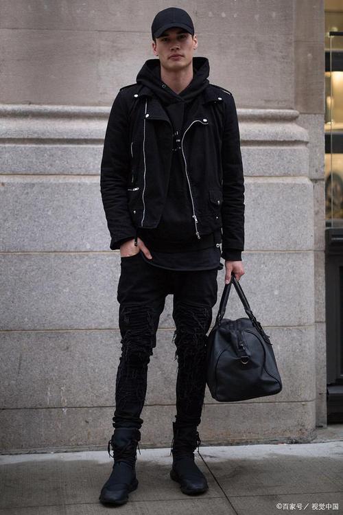 黑色马丁靴配什么裤子