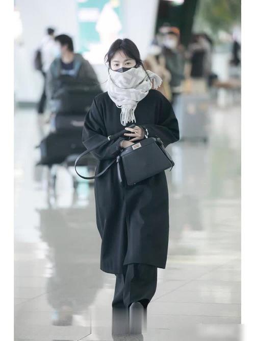 外套怎么搭配围巾