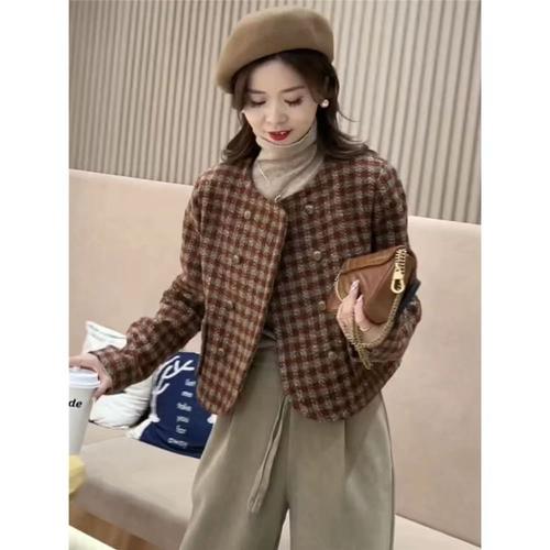 格子呢短大衣怎么搭配什么裤子好看吗