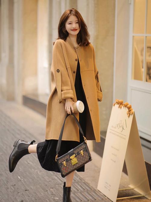 秋冬长裙怎么搭配外套