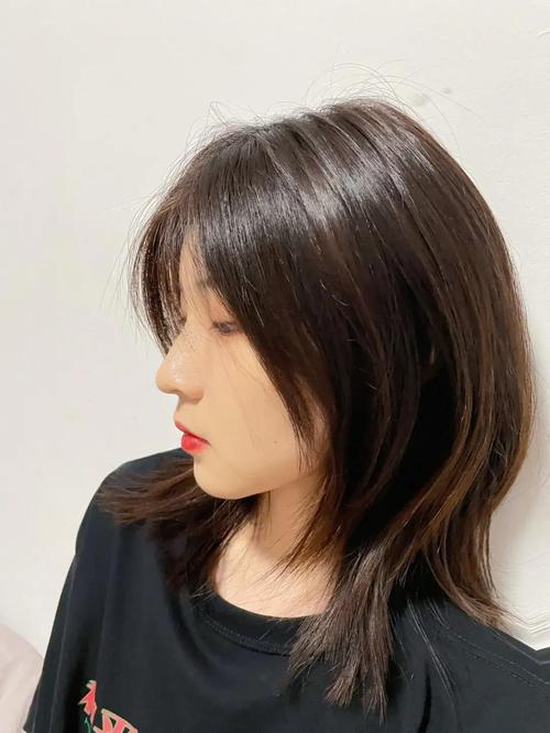 脖子粗适合什么发型