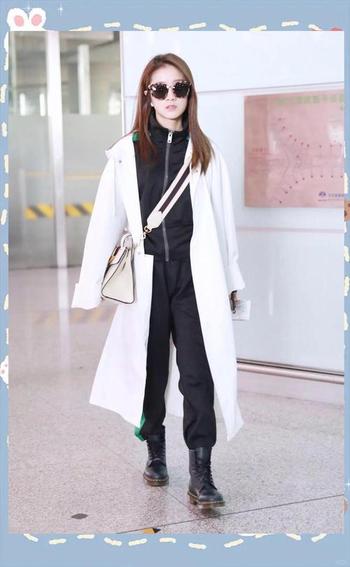 校服裤搭配什么上衣