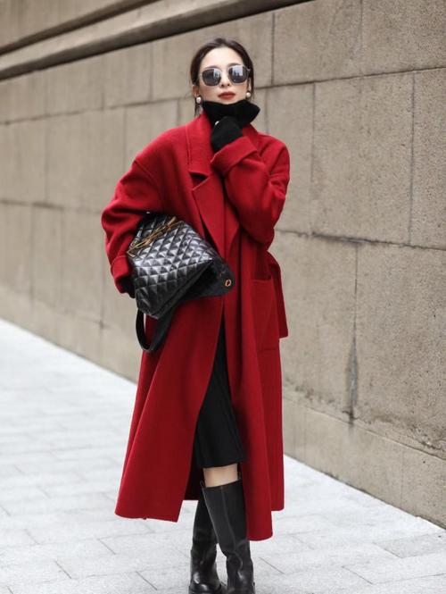 女款红色外套怎么搭配衣服图片