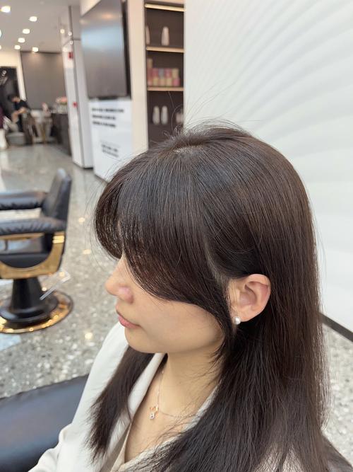 长头发适合什么刘海