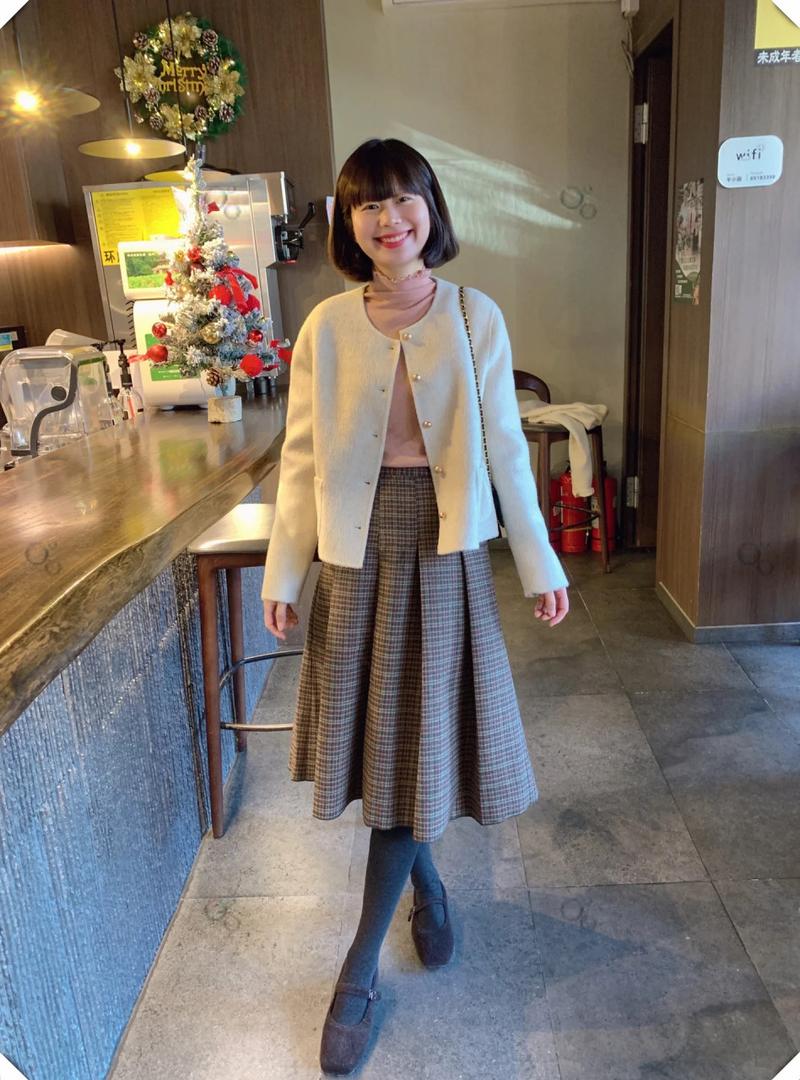 女士长裙冬季怎么搭配衣服