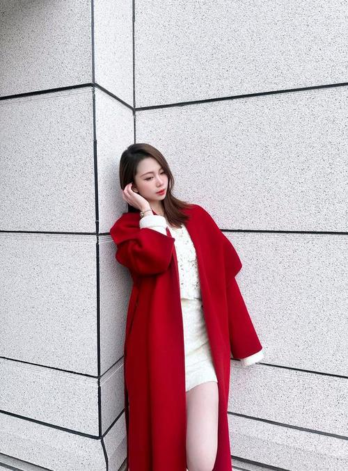 冬天红色长靴怎么搭配