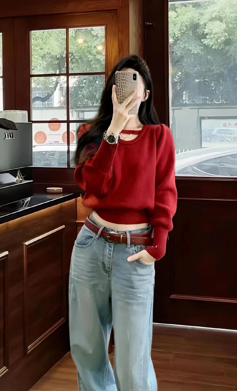 红色上衣怎么搭配裤子图片欣赏