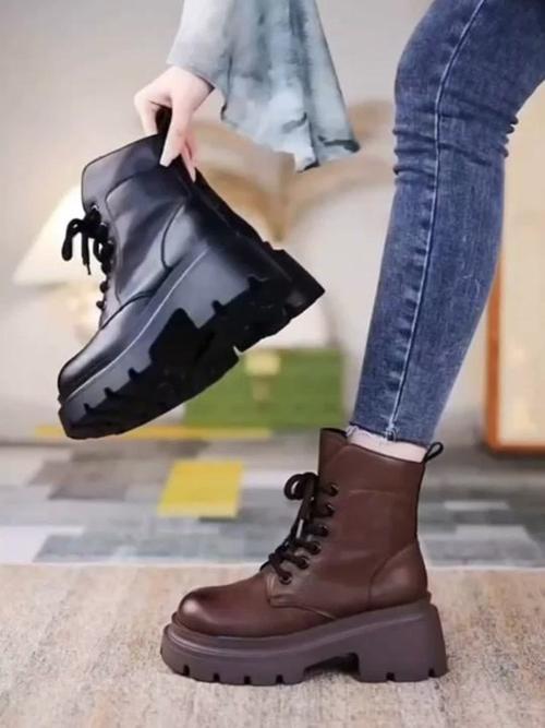 冬天的马丁靴怎么搭配