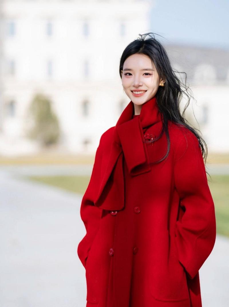 红色服装怎么搭配图片