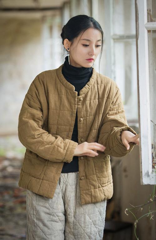 小袄配什么裤子好看