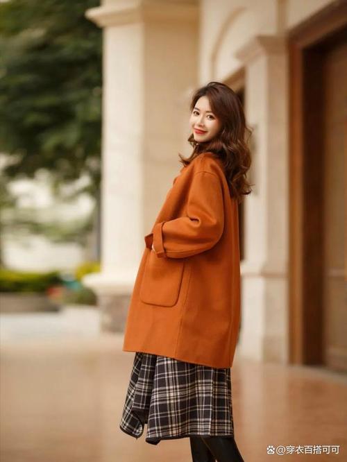 冬天橘色大衣怎么搭配