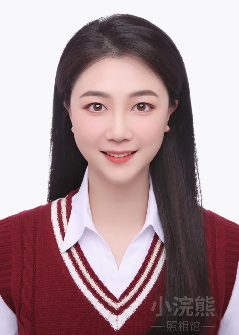 白底照片穿什么衣服