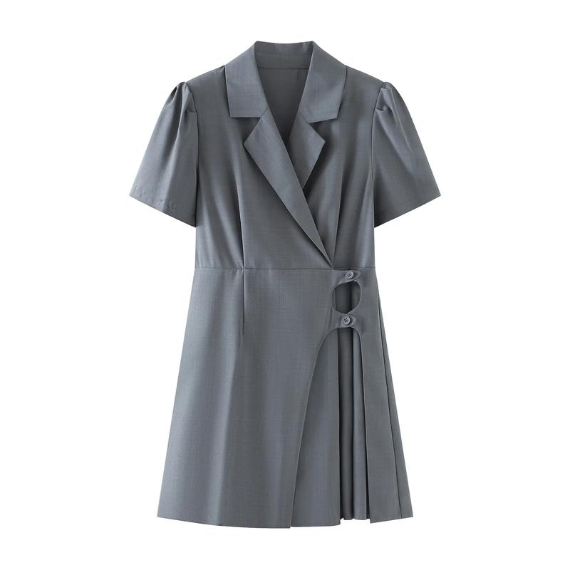 白底照片穿什么衣服