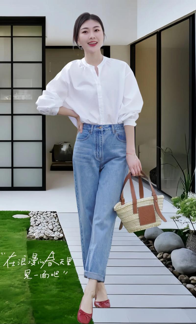 白色复古衬衣怎么搭配裤子好看吗