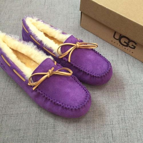 ugg紫色豆豆鞋怎么搭配什么裤子