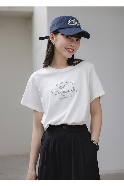 印花短袖怎么搭配