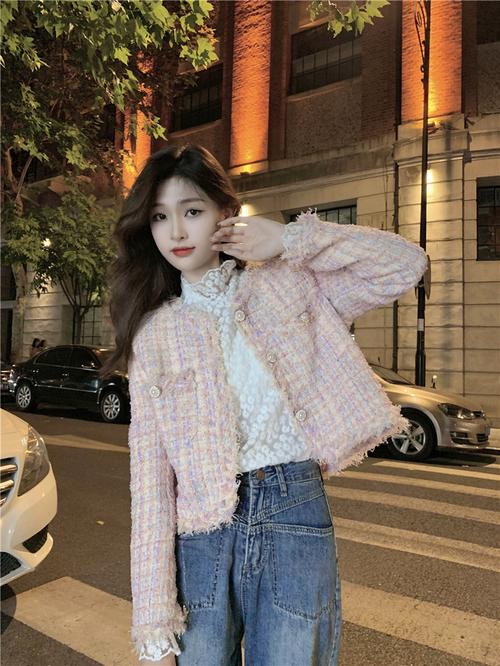 烟熏粉外套怎么搭配