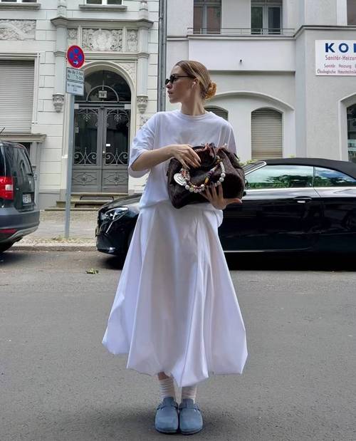 休闲白色长裙怎么搭配鞋子