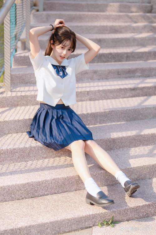 校服衣服瘦怎么搭配好看图片欣赏