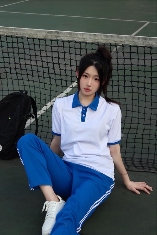 校服衣服瘦怎么搭配好看图片