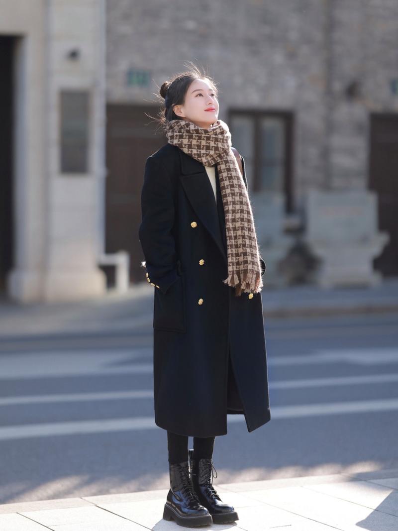 黑色外套配什么围巾