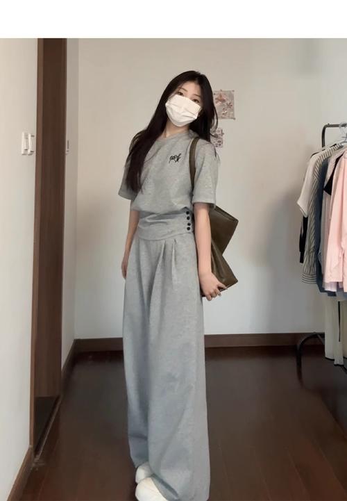 夏天运动风格怎么搭配衣服图片欣赏