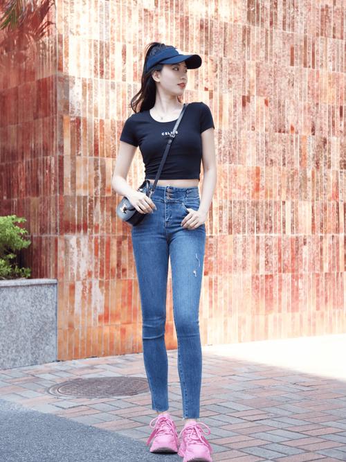 夏天牛仔长裤怎么搭配