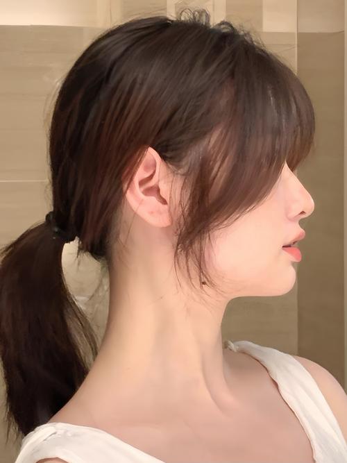 大额头适合什么刘海