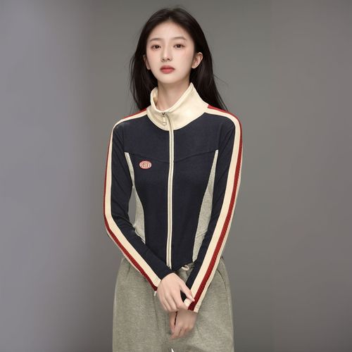 条纹棒球衫怎么搭配