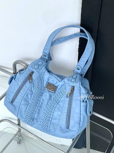 天蓝色包怎么搭配