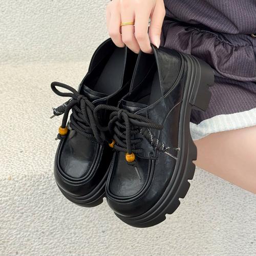 松糕皮鞋怎么搭配图片