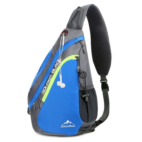 水蓝色包怎么搭配衣服好看吗