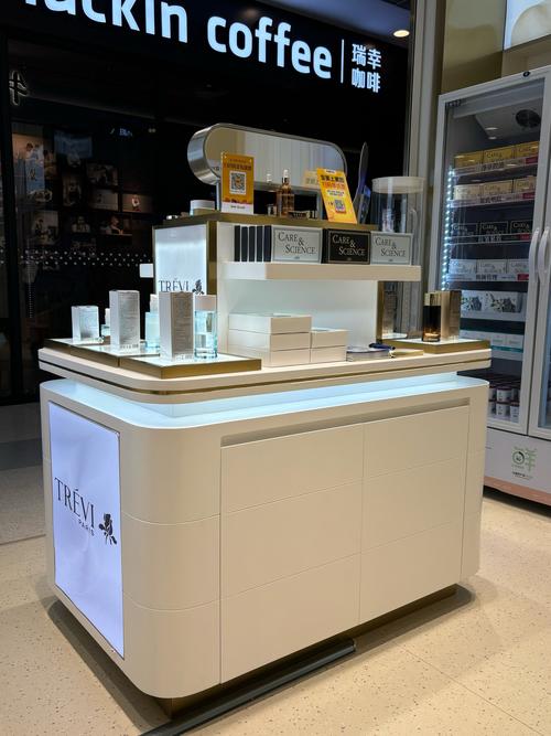 美宝莲最新柜台