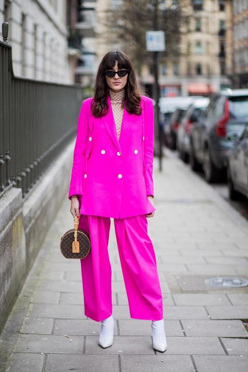 粉色和什么色搭