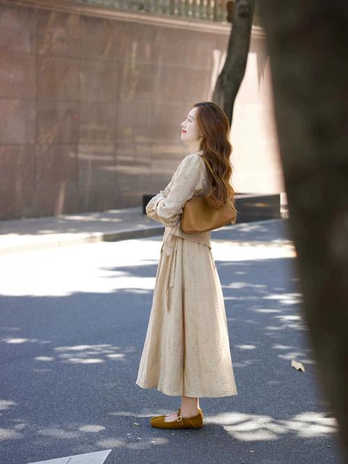 秋装连衣裙搭配什么鞋子