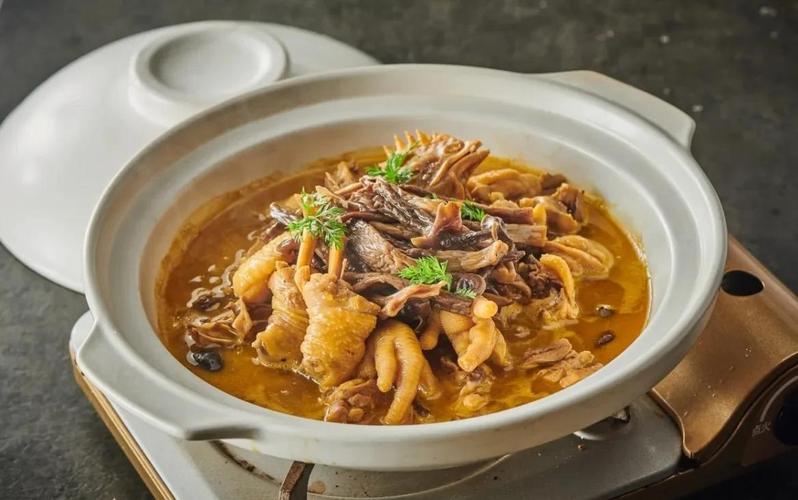 用什么炖鸡好吃又营养