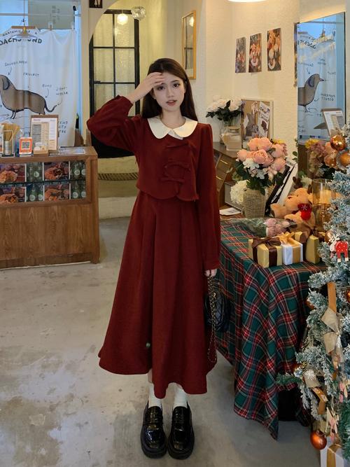 红色连衣裙配什么鞋子