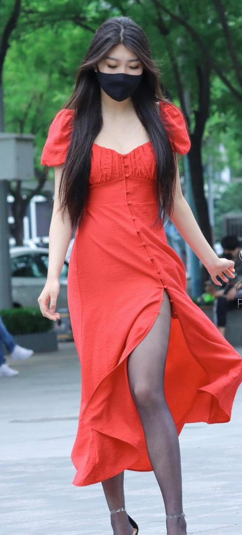 红色连衣裙配什么鞋子