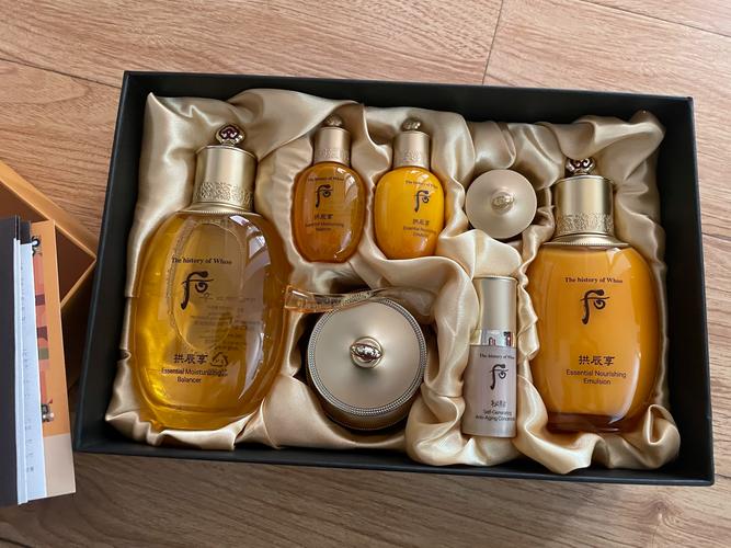 后拱辰享水乳最新套盒