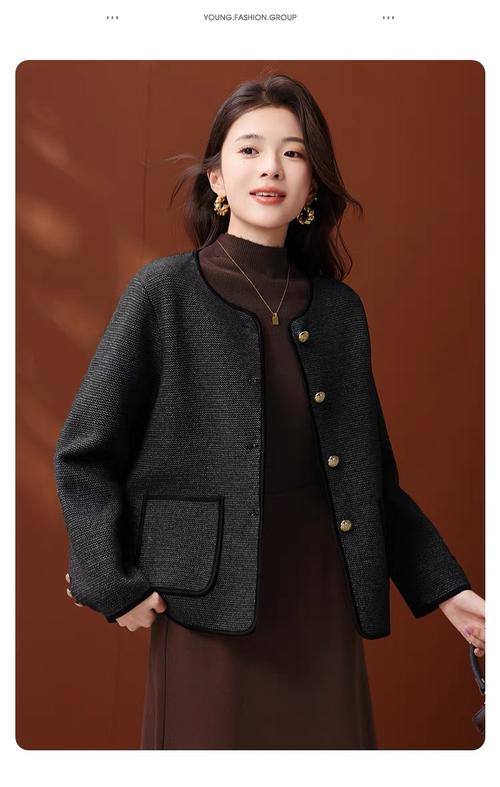 女休闲秋装上衣外套怎么搭配图片