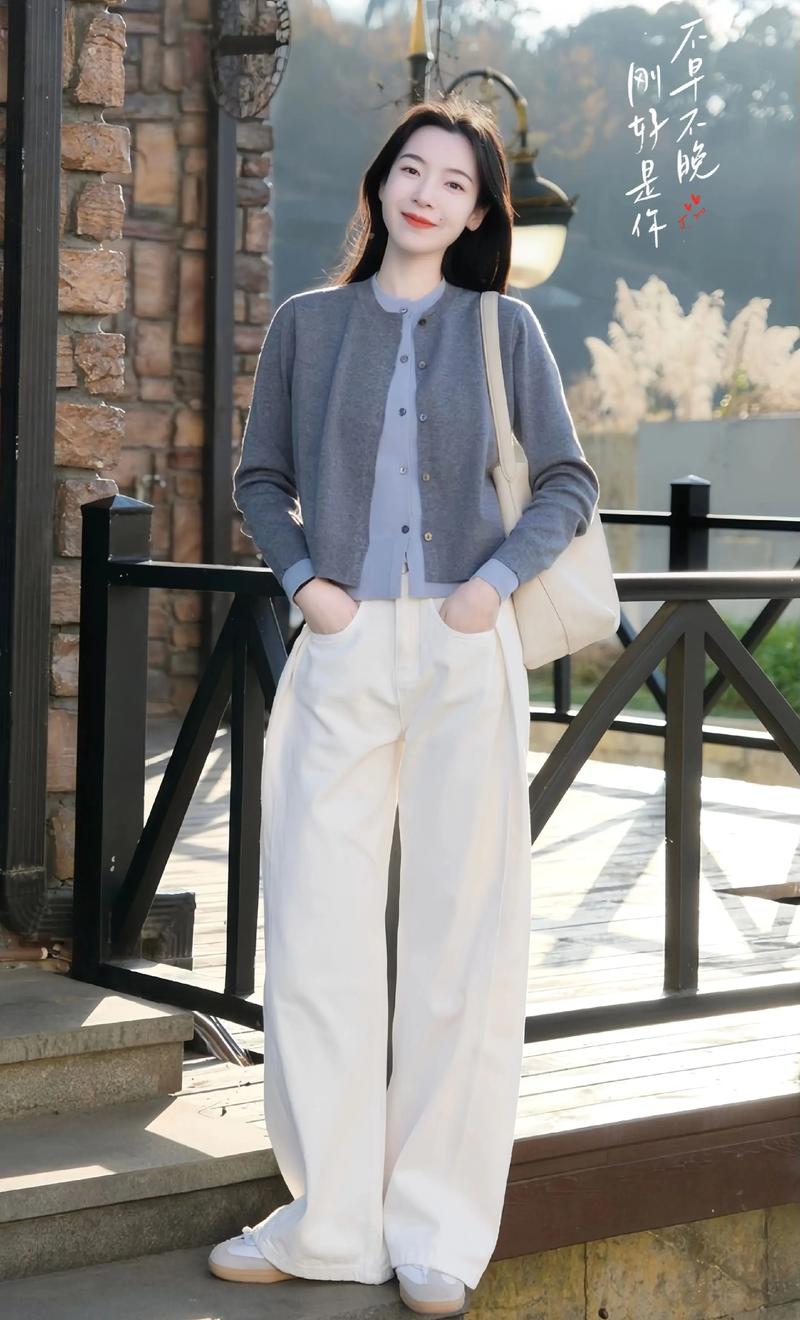 女士中款开衫毛衣怎么搭配什么裤子好看吗