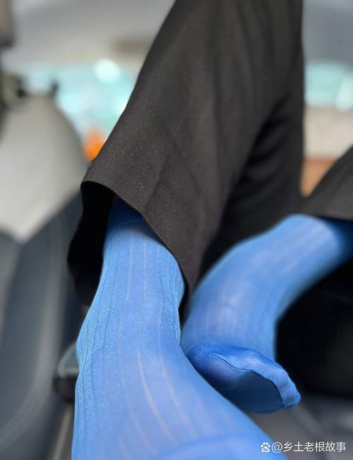 男士中短袖外套怎么搭配