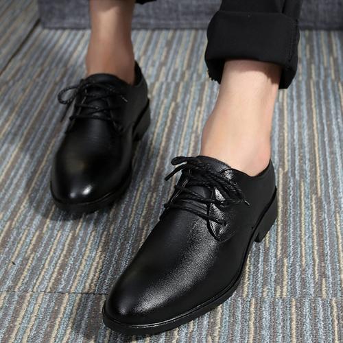 男士黑色高跟皮鞋怎么搭配衣服图片