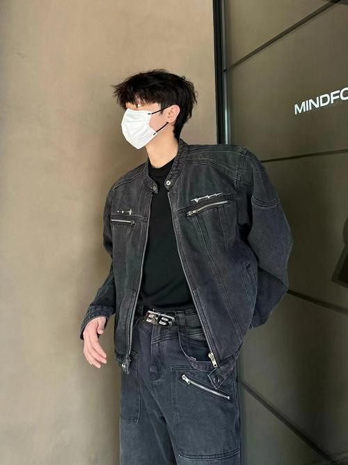 男款短牛仔衣怎么搭配图片