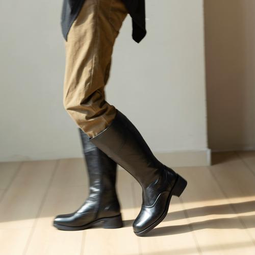 男高跟靴子怎么搭配