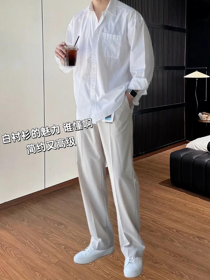 男白短衬衫怎么搭配什么外套好看图片欣赏