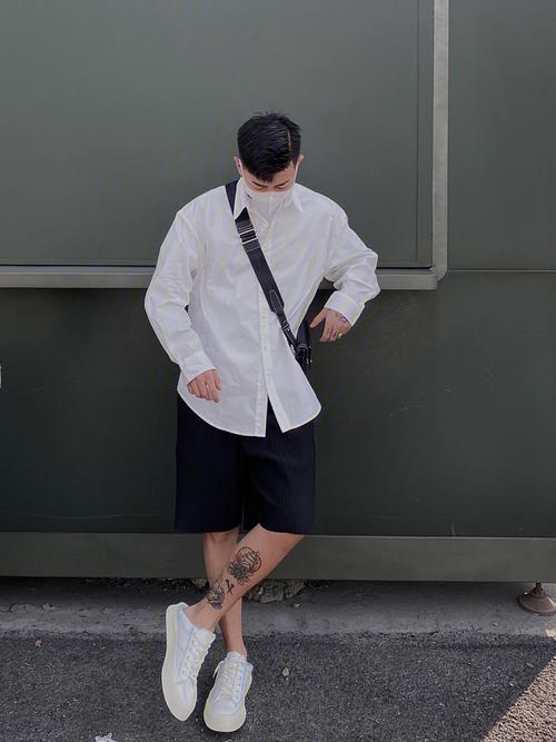 男白短衬衫怎么搭配什么外套好看图片欣赏