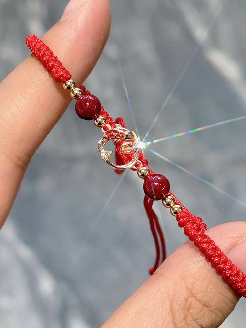 女生本命年戴什么好