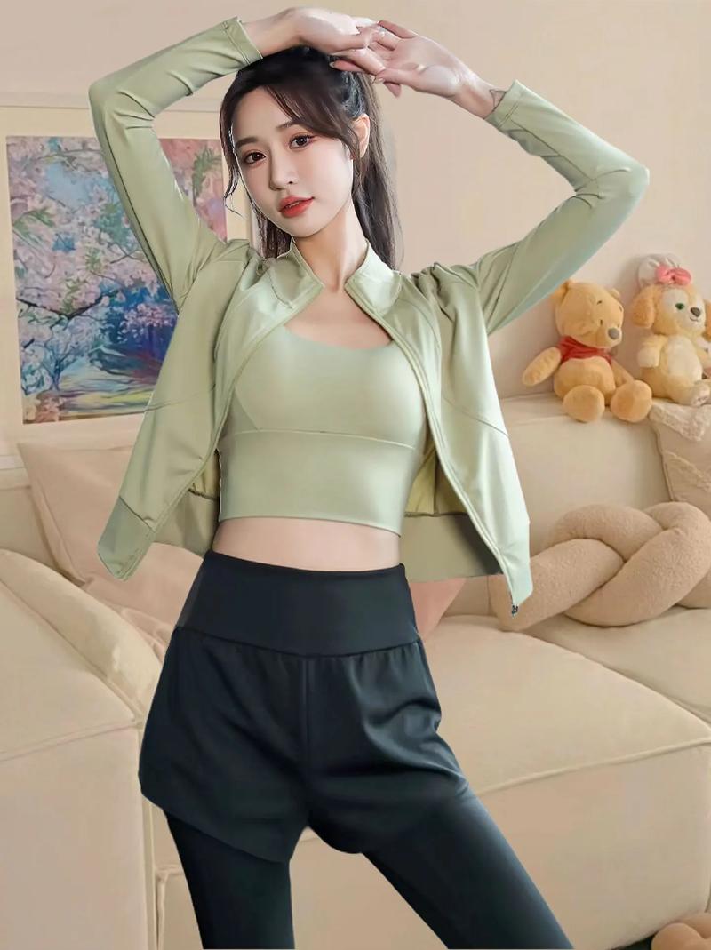 健身穿的衣服叫什么